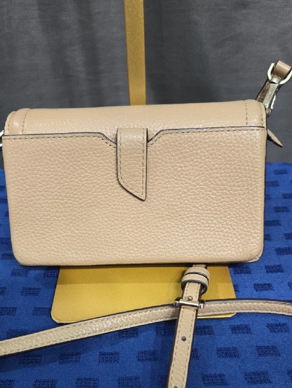 Michael Kors Pebbled Leather Jet Set Crossbody in Beige
